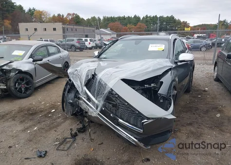 2017 Infiniti Qx30 Premium z USA, uszkodzony, nr VIN SJKCH5CRXHA036407